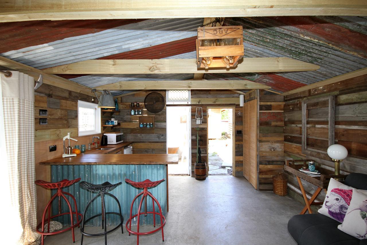 The Log Cabin & Packing Shed Villa Waihi Exteriör bild