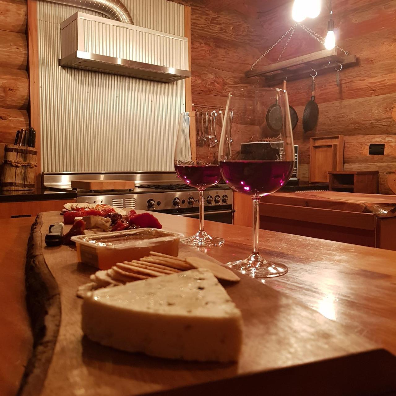 The Log Cabin & Packing Shed Villa Waihi Exteriör bild