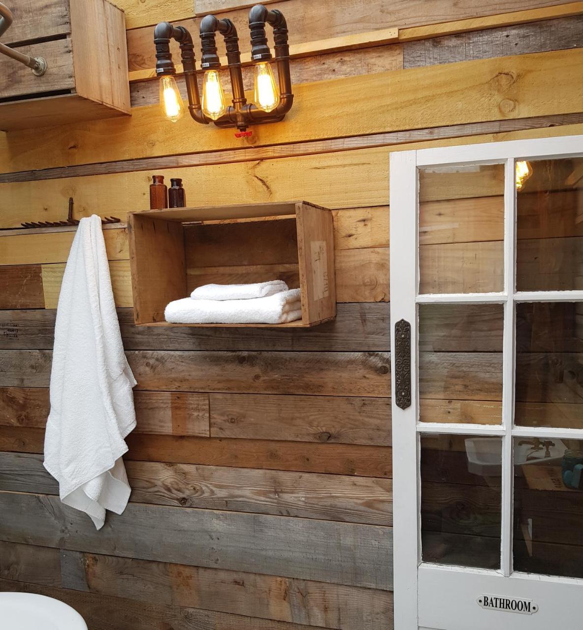 The Log Cabin & Packing Shed Villa Waihi Exteriör bild